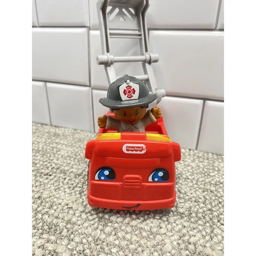 Fisher Price Little People Fire Truck Plus Person Nice Set Preschool Early Fun